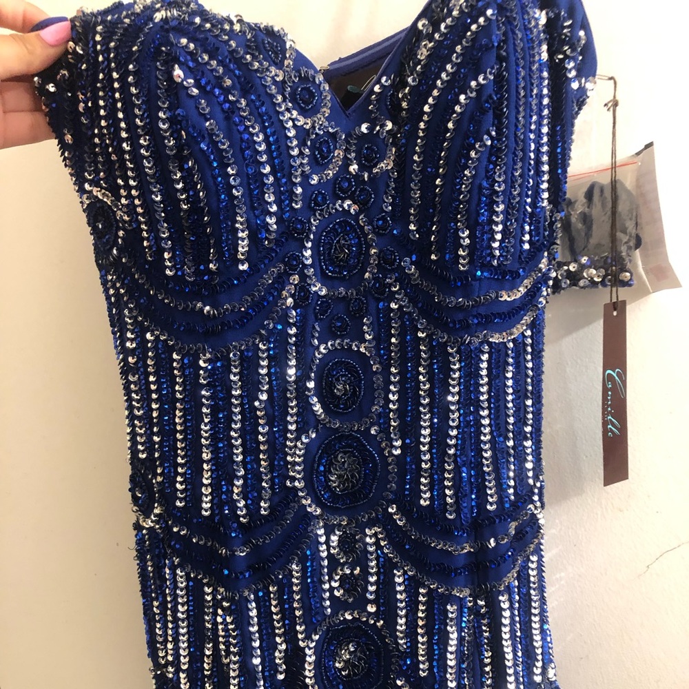Formal dress - Picture 3 of 5